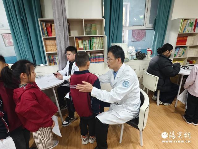 陕西省清涧县人民医院组织开展学生常见病和健康因素监测与干预(图1)